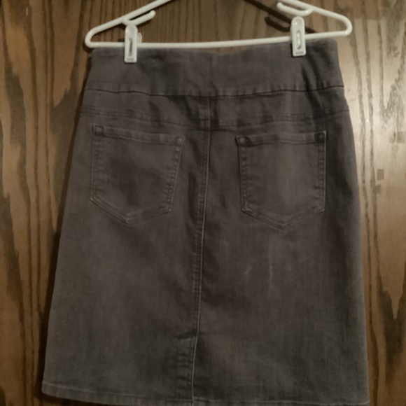 Grey - Picture 2 of 2